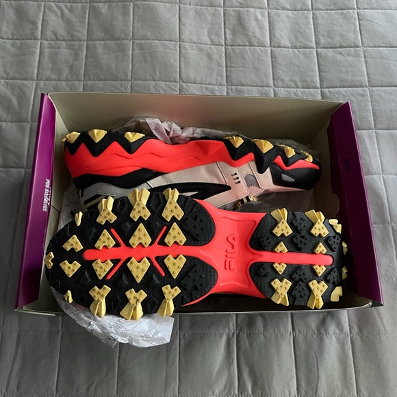 🆕 Women's Oakmont TR Sneakers - Picture 3 of 5